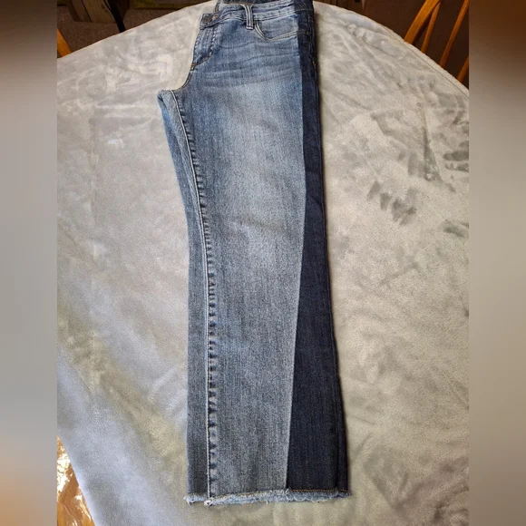 Kut from the Kloth Blue Ankle Cropped Jeans with Skinny Fit - Picture 5 of 10